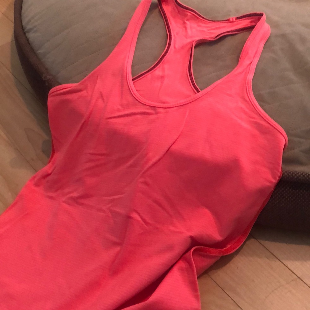 Lululemon tank